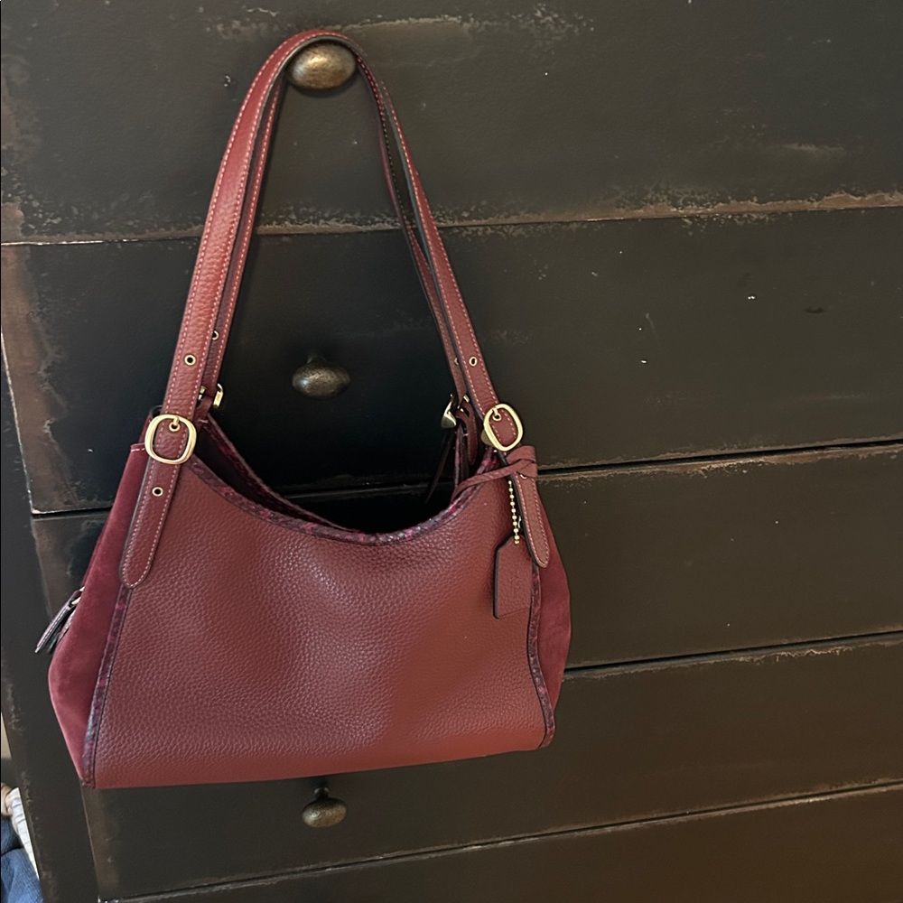 COACH Burgundy Leather Shoulder Bag